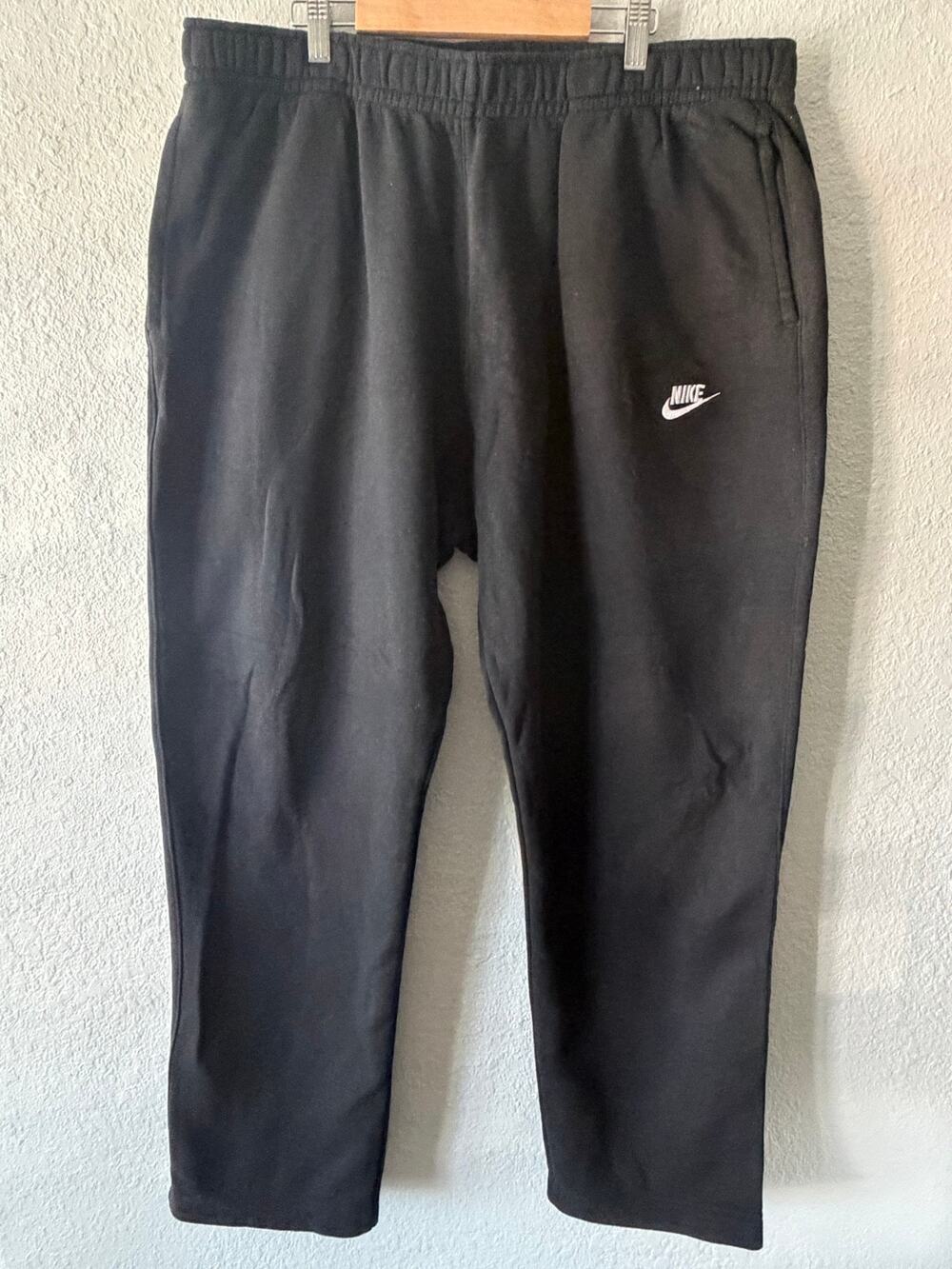 Nike men’s size 2XL Black Jogger Sweatpants